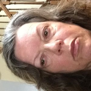 Meet your Posher, Lorie